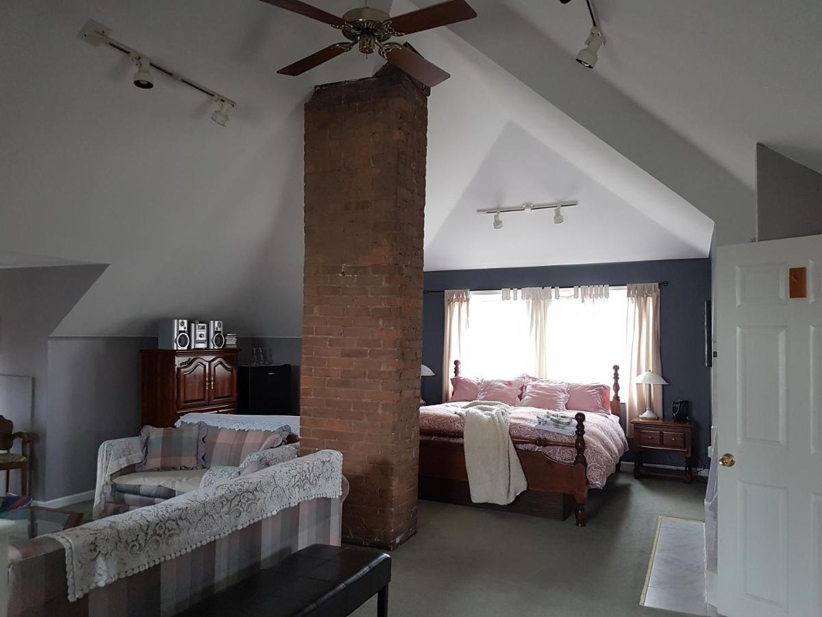 Ye Olde Walkerville Bed & Breakfast Windsor Buitenkant foto