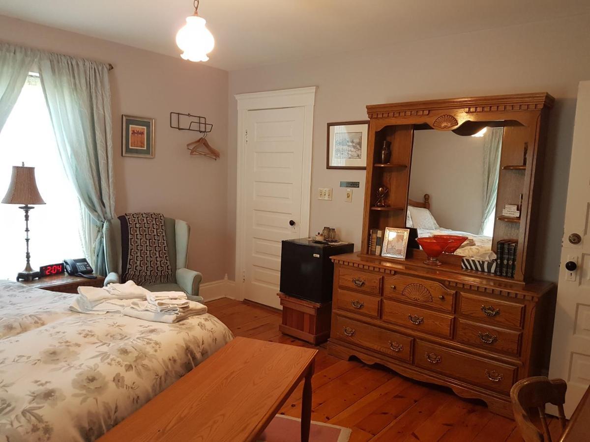 Ye Olde Walkerville Bed & Breakfast Windsor Buitenkant foto