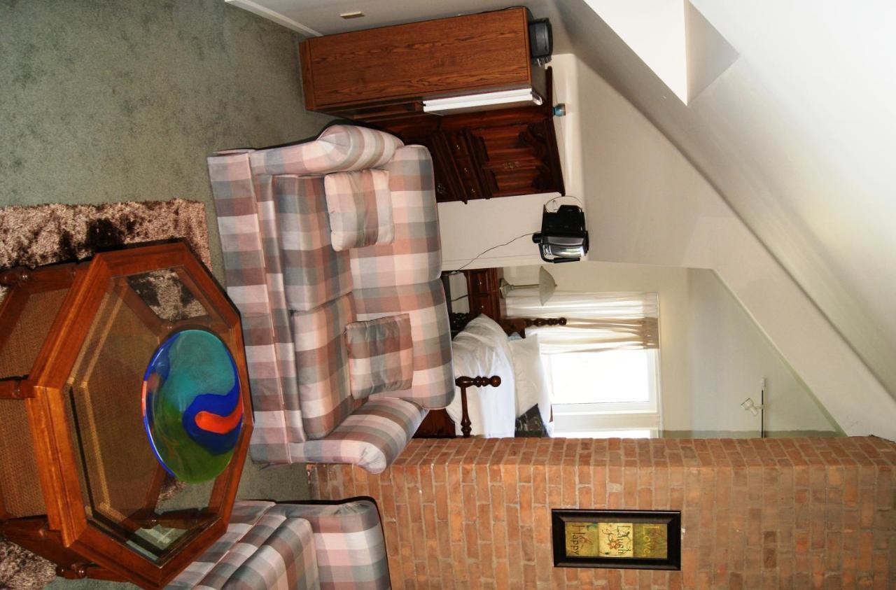 Ye Olde Walkerville Bed & Breakfast Windsor Buitenkant foto