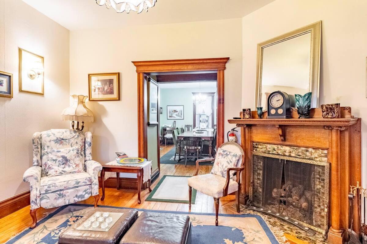 Ye Olde Walkerville Bed & Breakfast Windsor Buitenkant foto