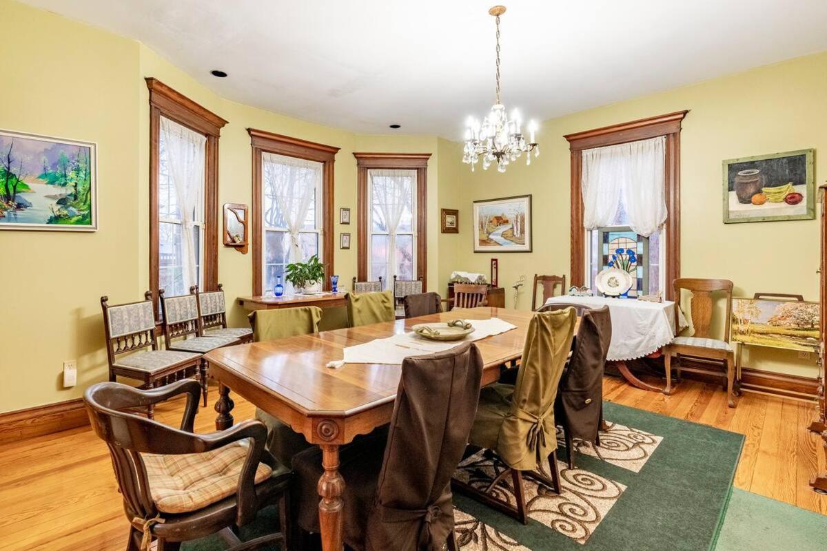 Ye Olde Walkerville Bed & Breakfast Windsor Buitenkant foto