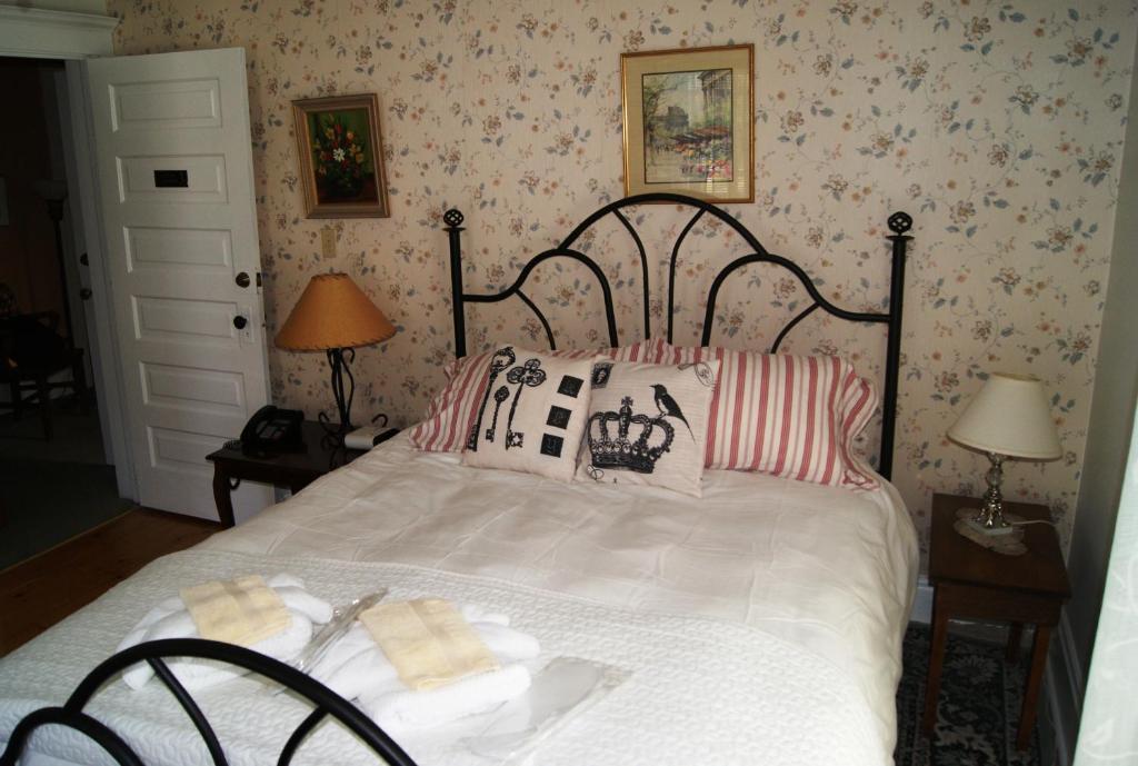 Ye Olde Walkerville Bed & Breakfast Windsor Buitenkant foto