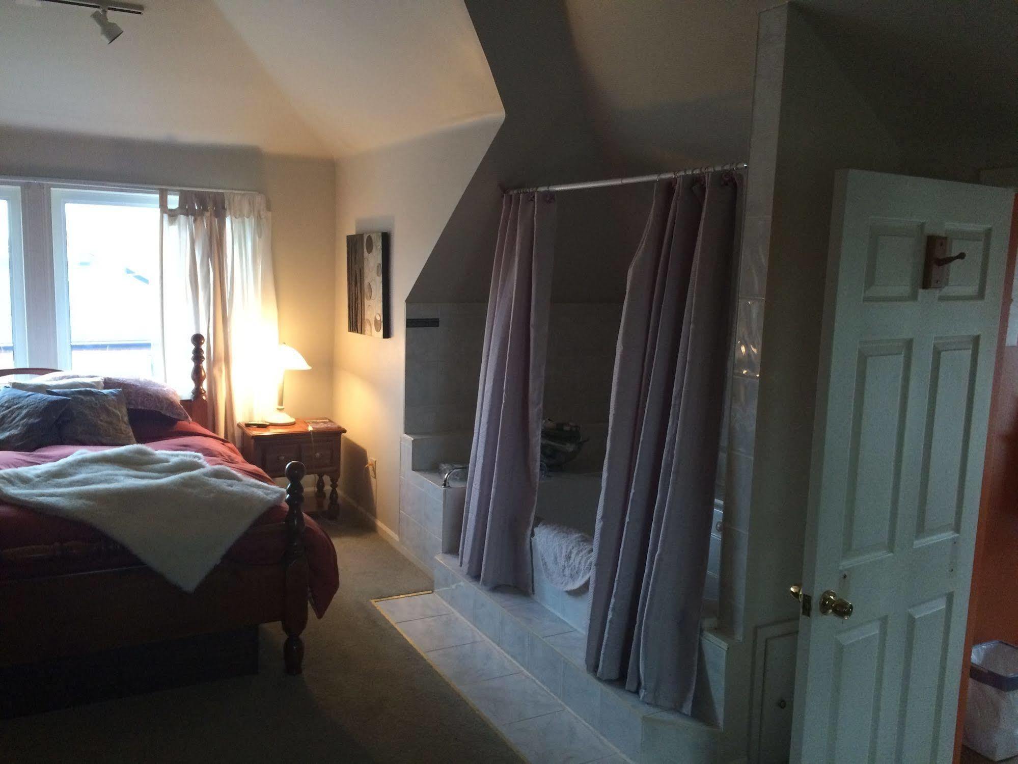 Ye Olde Walkerville Bed & Breakfast Windsor Buitenkant foto
