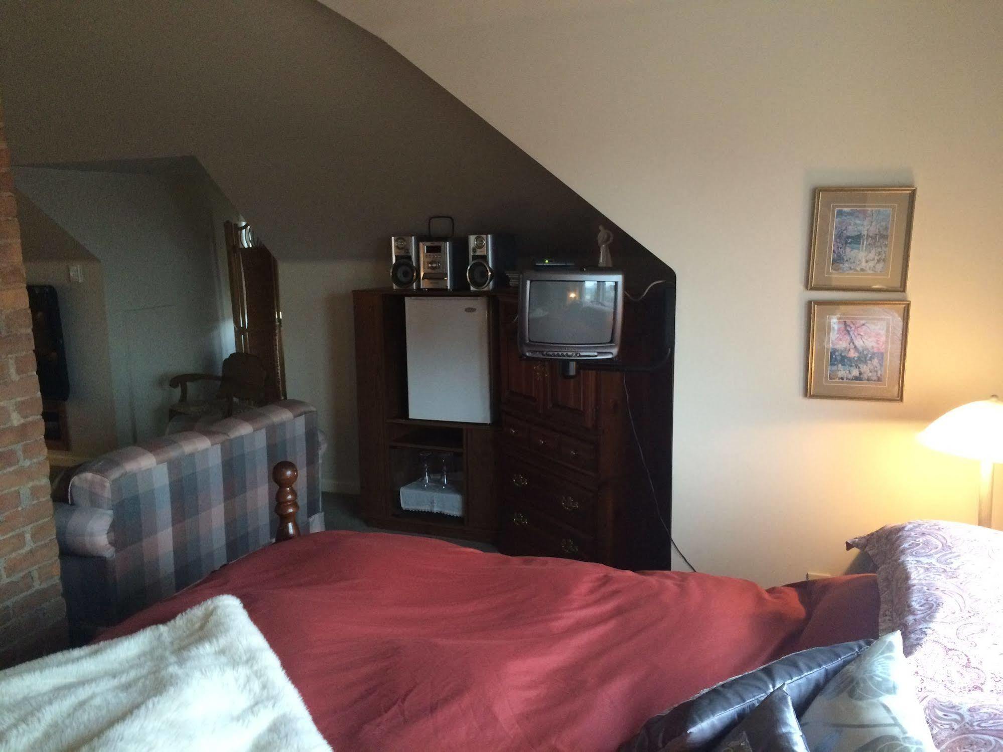 Ye Olde Walkerville Bed & Breakfast Windsor Buitenkant foto